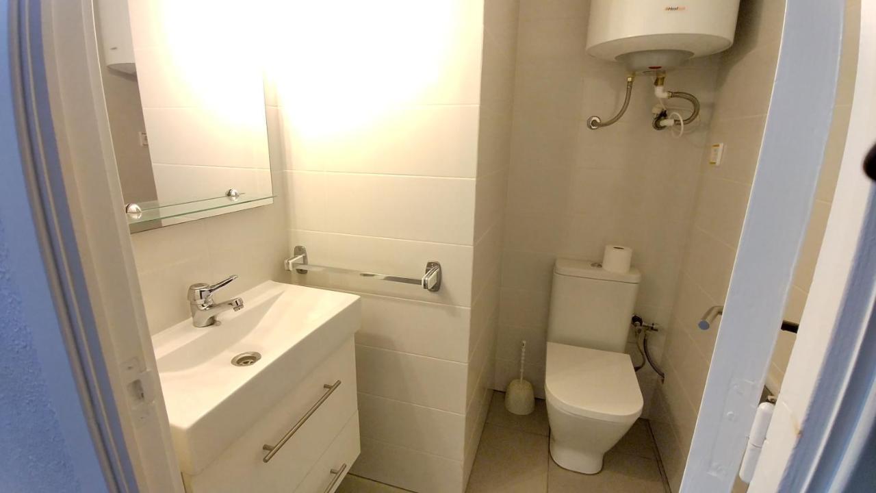 Oasis B3 Apartment Roses